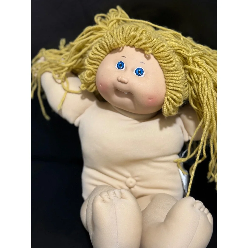 Vintage 1983 Cabbage Patch Kids Doll Yellow‎ Yarn Hair Blue Eyes #21 Head Mold